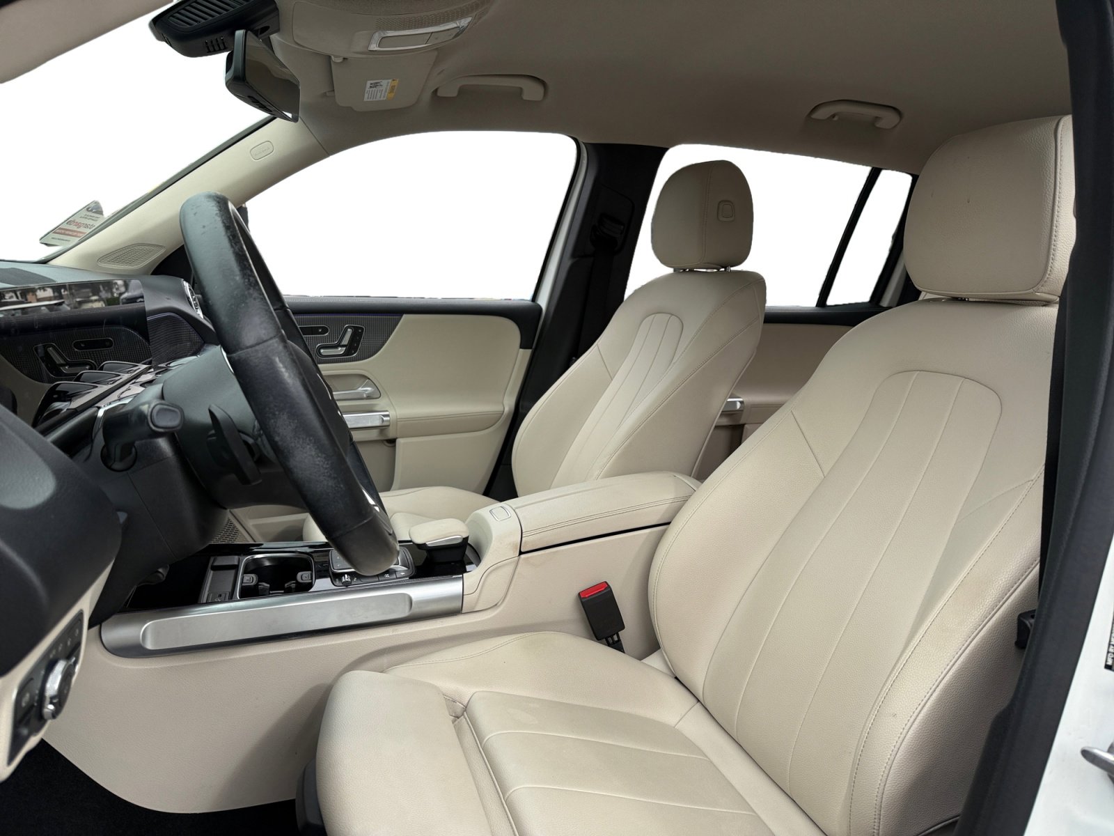 Used 2022 Mercedes-Benz GLB 250 w/ Premium Package Lite image 9