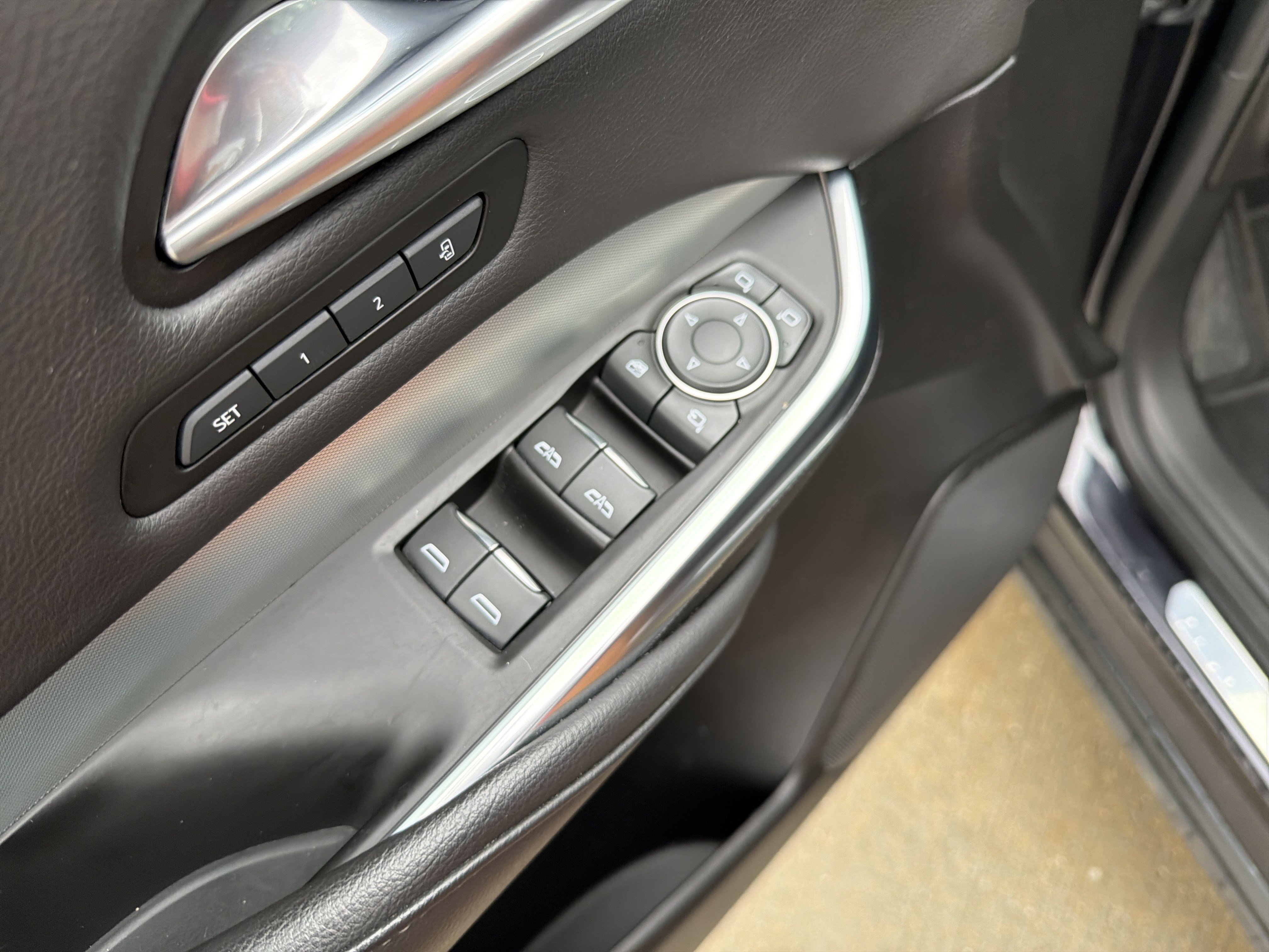 Used 2023 Cadillac XT4 Premium Luxury w/ Cold Weather Package image 15