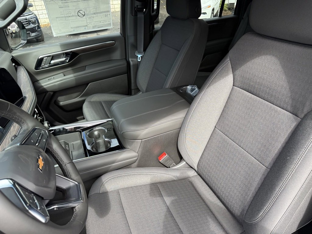 New 2026 Chevrolet Suburban LS image 11