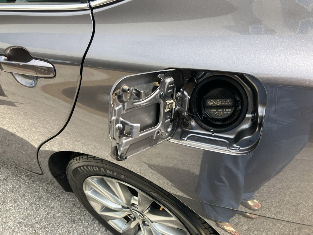 Used 2016 Toyota Camry XLE FWD image 30
