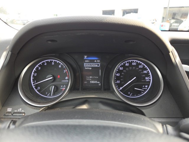 Used 2022 Toyota Camry SE FWD image 13