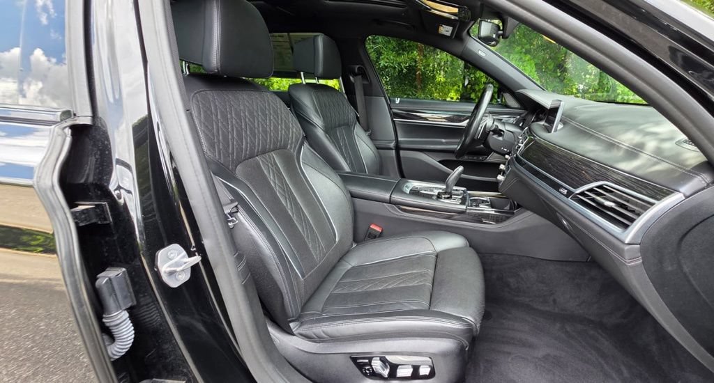 Used 2019 BMW 750i w/ Executive Package RWD image 23