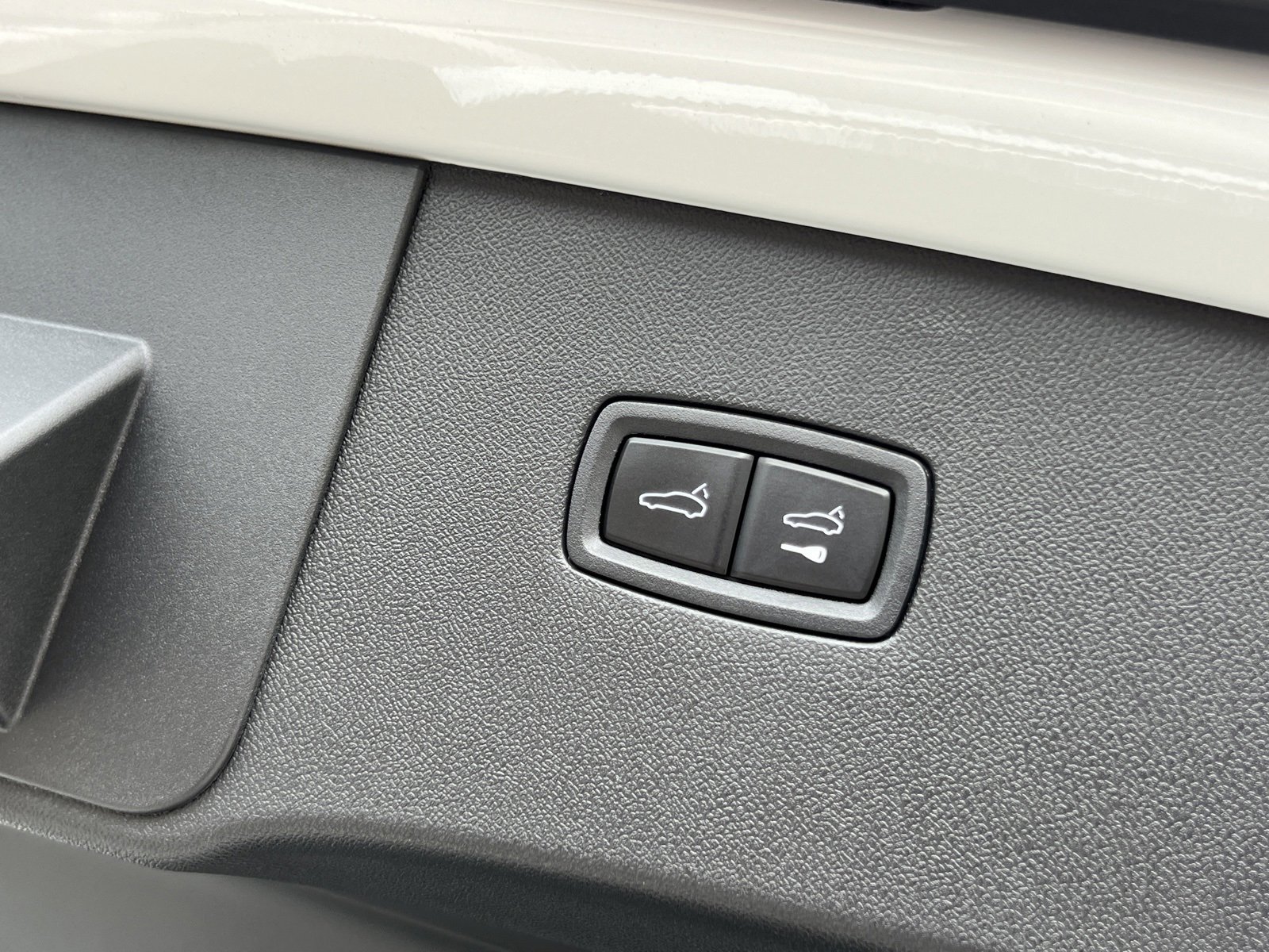Certified 2025 Porsche Cayenne GTS image 21