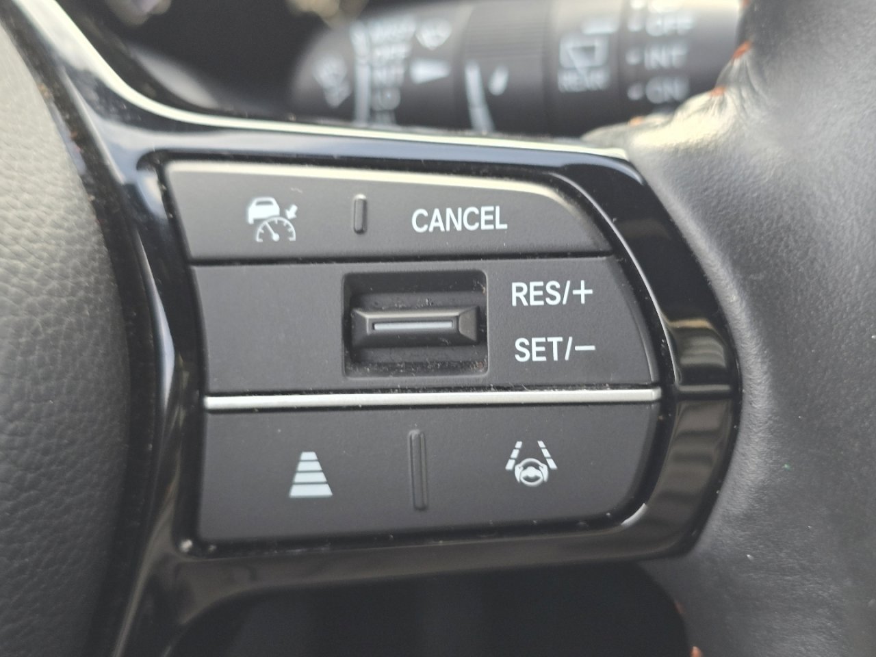 Certified 2025 Honda HR-V Sport image 31