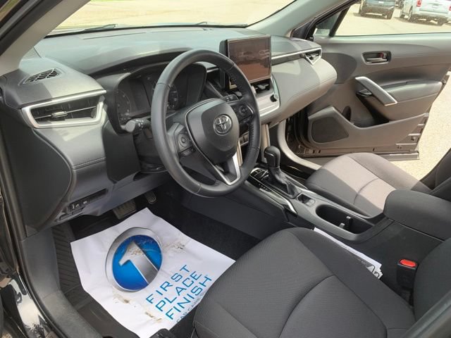 Used 2024 Toyota Corolla Cross LE FWD image 11