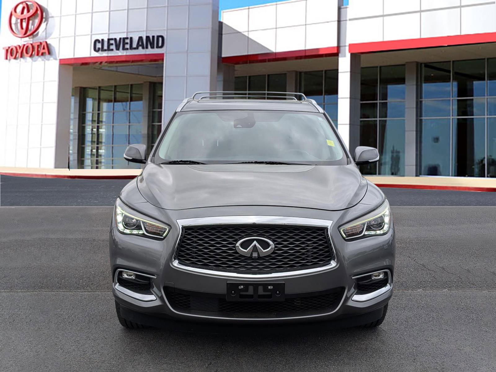 Used 2020 INFINITI QX60 Luxe w/ Essential Package FWD image 3