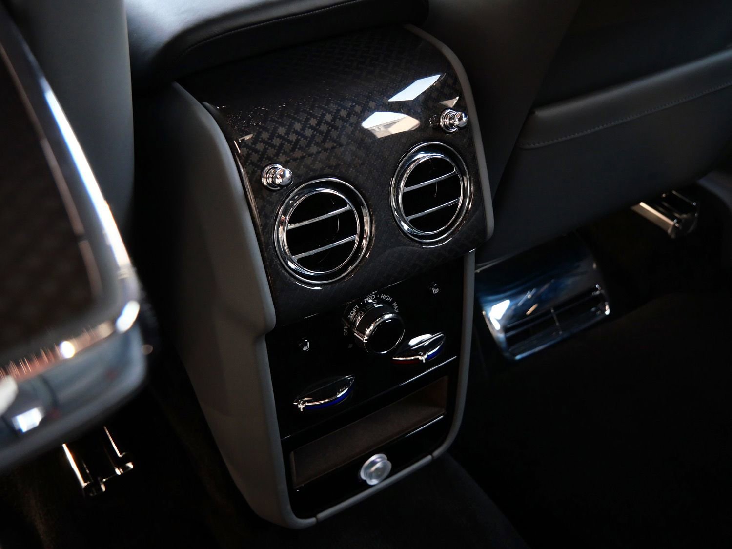 Used 2026 Rolls-Royce Cullinan Black Badge AWD/4WD image 27