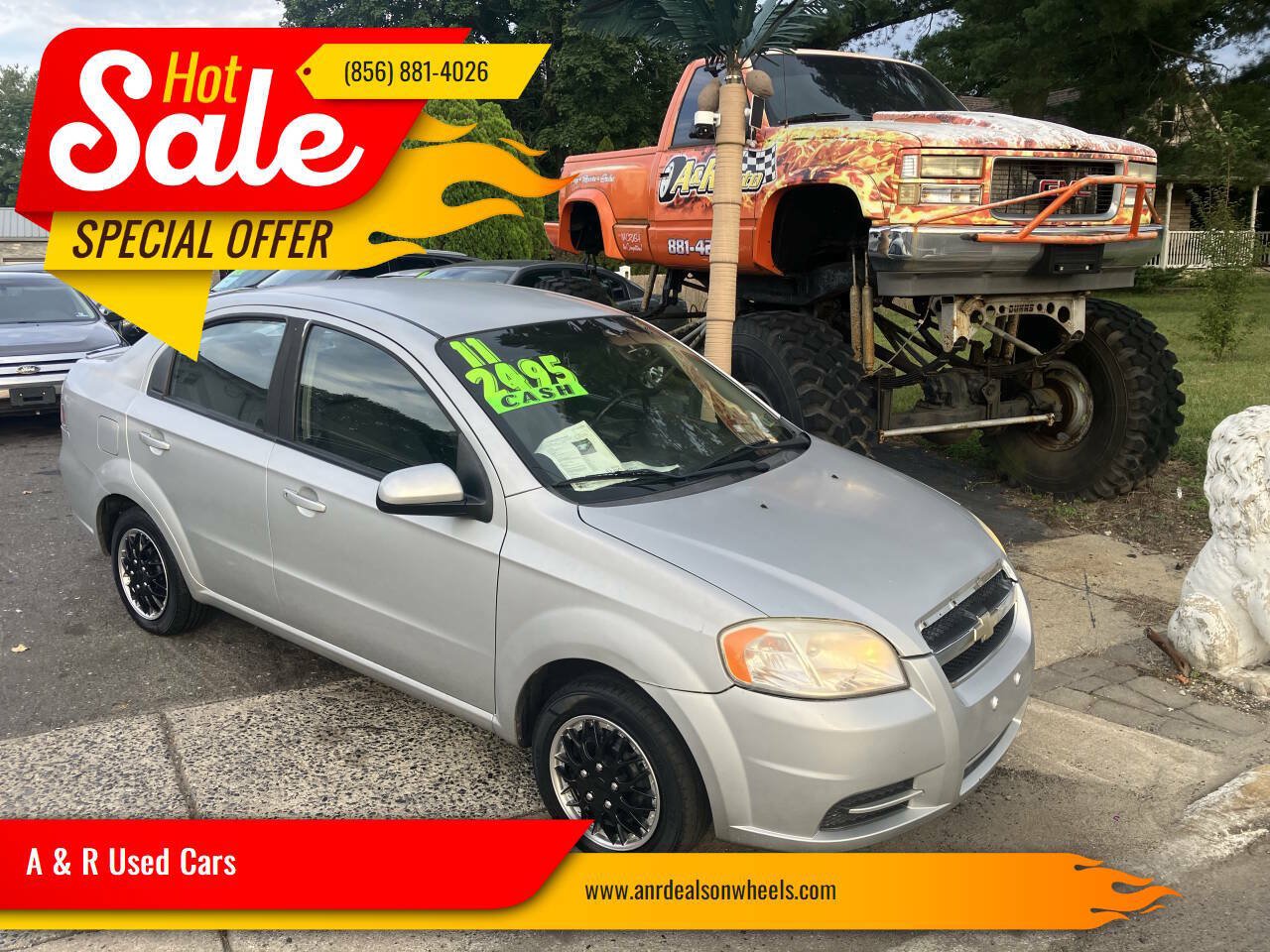 Used 2011 Chevrolet Aveo LT FWD image 1