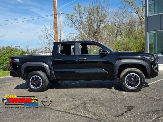 Used 2024 Toyota Tacoma TRD Off-Road AWD/4WD image 2