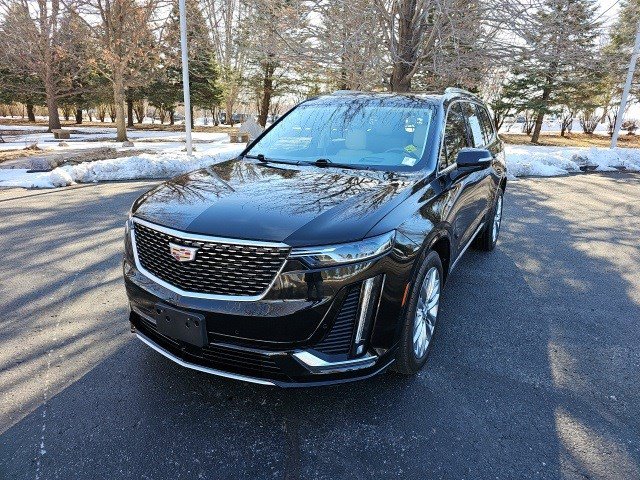Used 2024 Cadillac XT6 Premium Luxury w/ Technology Package image 2