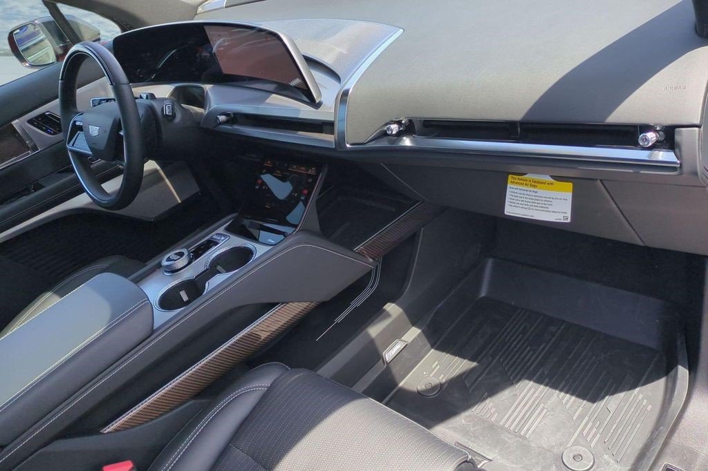 Certified 2026 Cadillac Vistiq Premium Luxury w/ LPO, Floor Liner Package AWD/4WD image 17