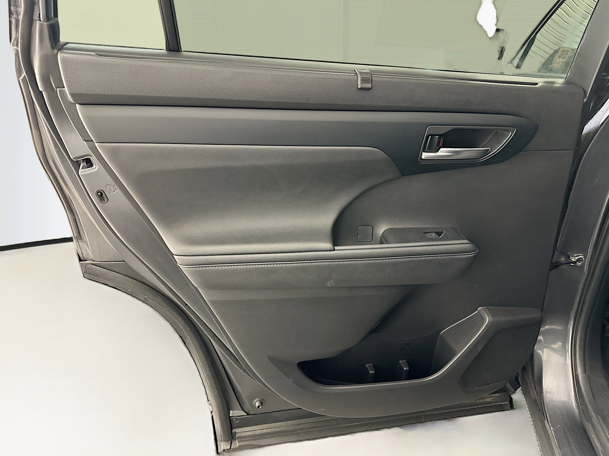 Used 2024 Toyota Highlander XSE image 28