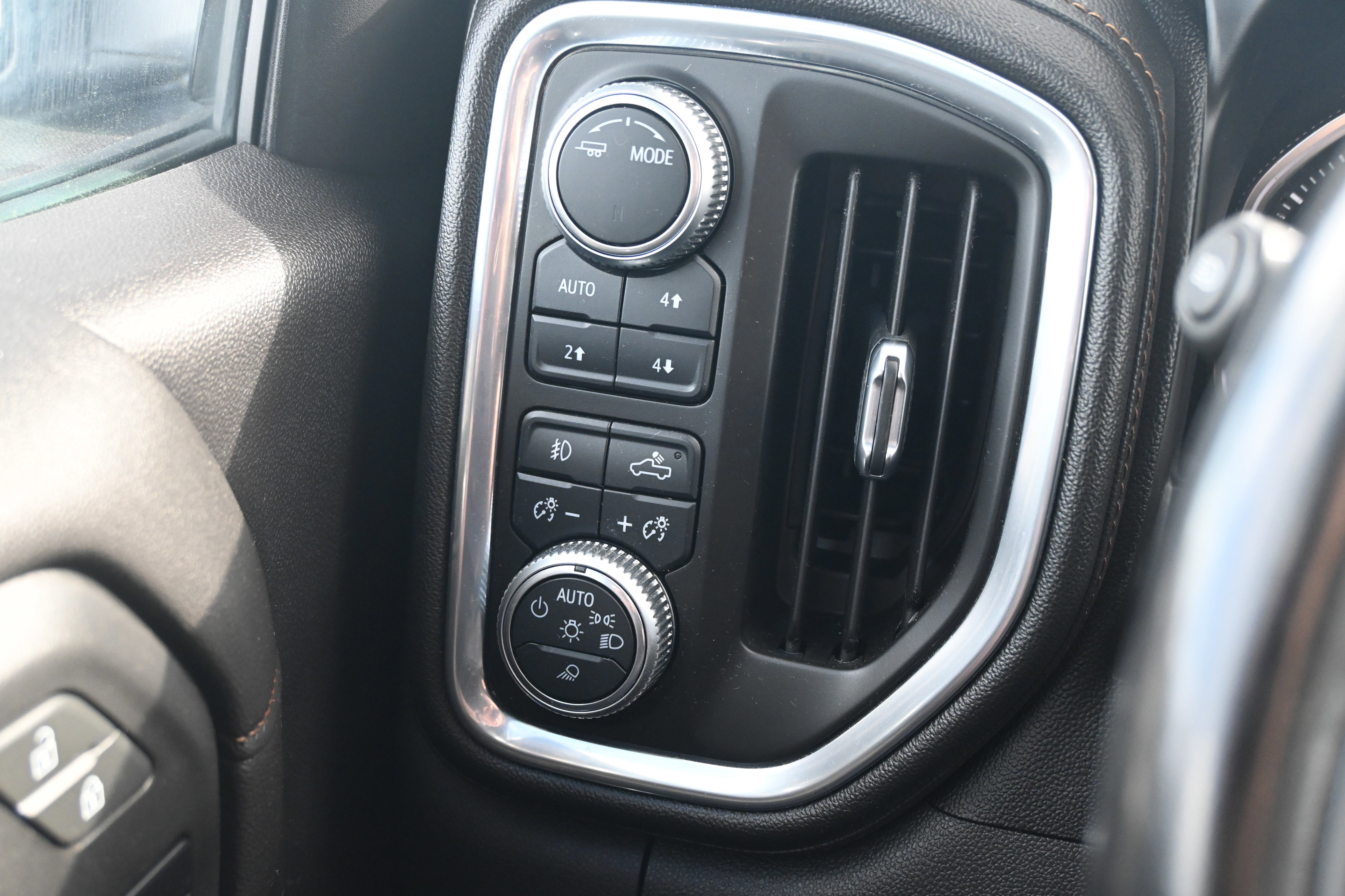 Used 2020 GMC Sierra 1500 AT4 w/ AT4 Premium Package image 19