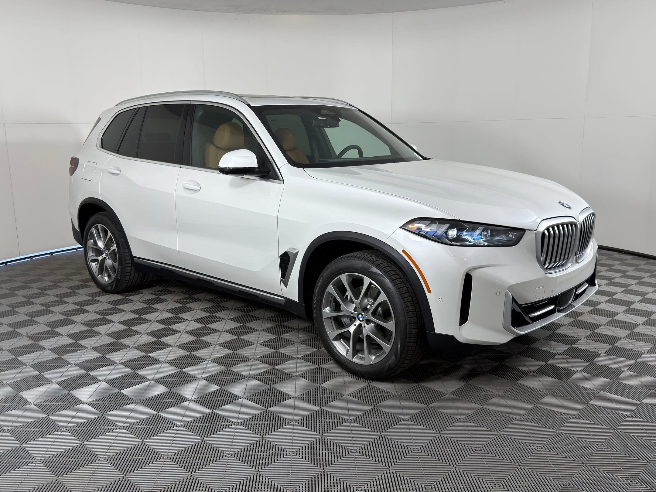Used 2026 BMW X5 sDrive40i w/ Premium Package RWD image 7