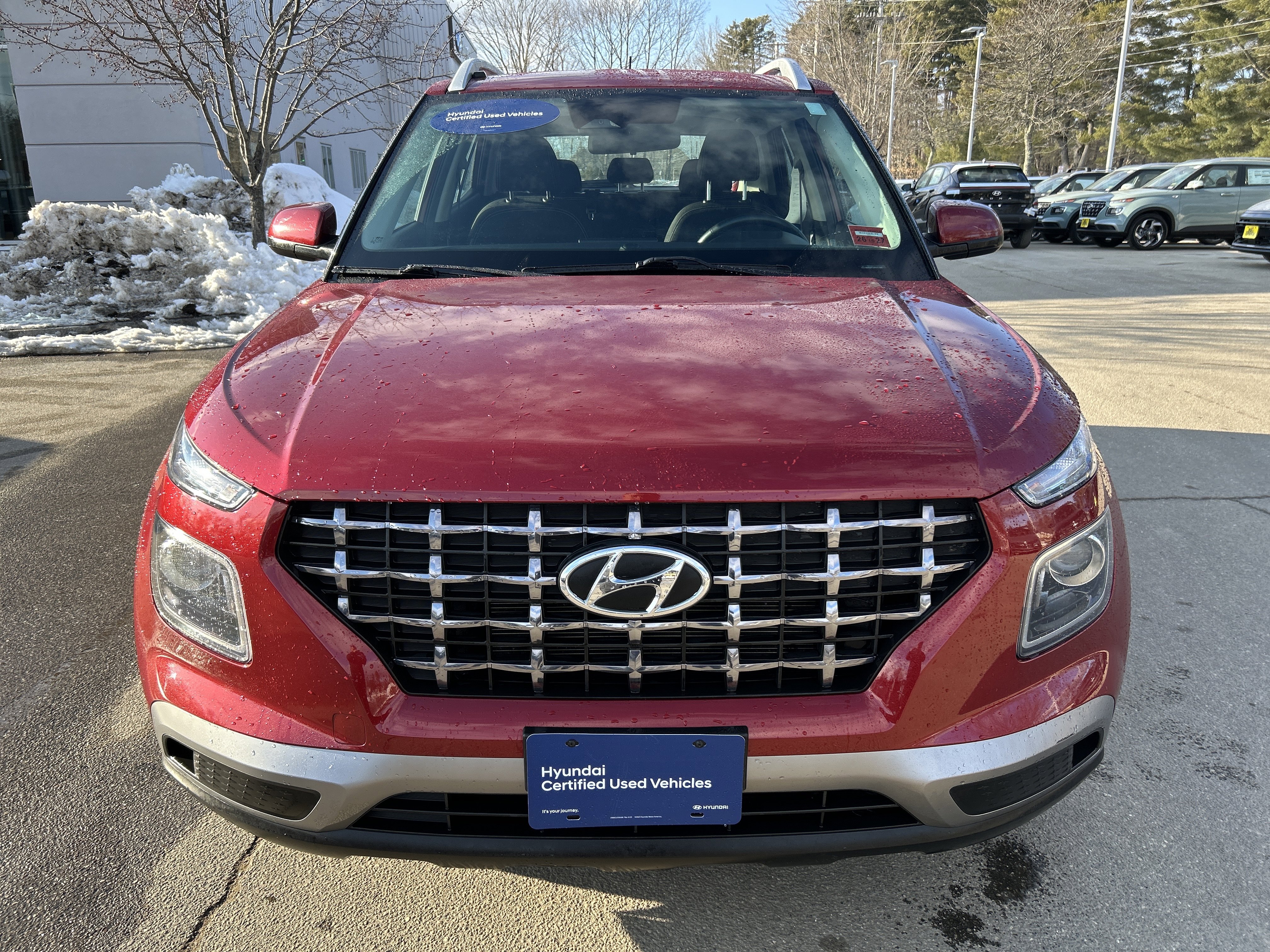 Certified 2024 Hyundai Venue SEL image 2