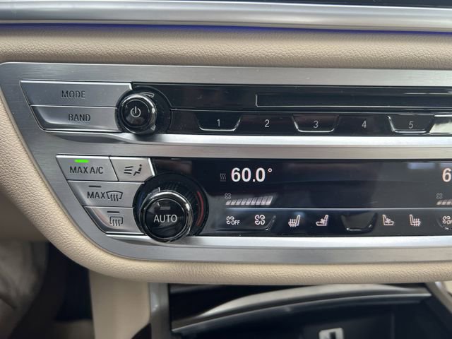 Used 2017 BMW 740i image 22