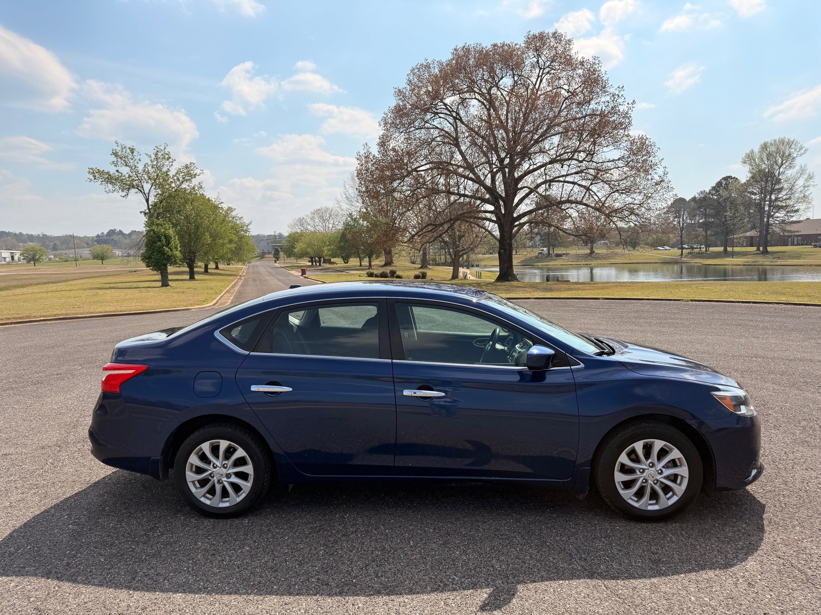 Used 2019 Nissan Sentra SV image 6