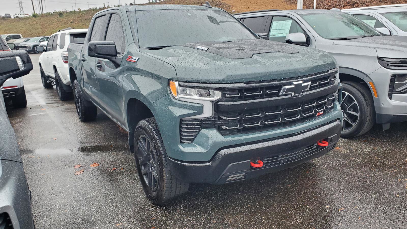 Used 2025 Chevrolet Silverado 1500 LT Trail Boss w/ Convenience Package II image 2