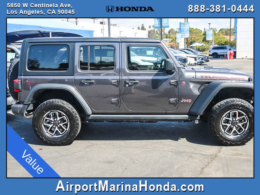 Used 2025 Jeep Wrangler Unlimited Rubicon AWD/4WD image 2