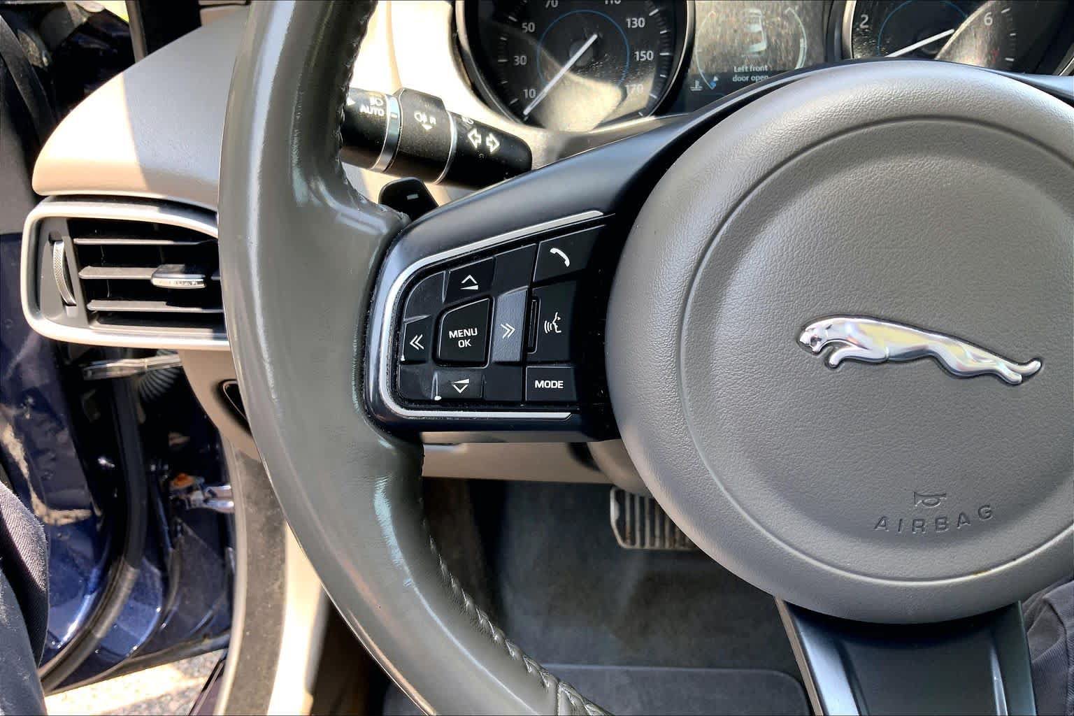 Used 2019 Jaguar XE Premium AWD/4WD image 22