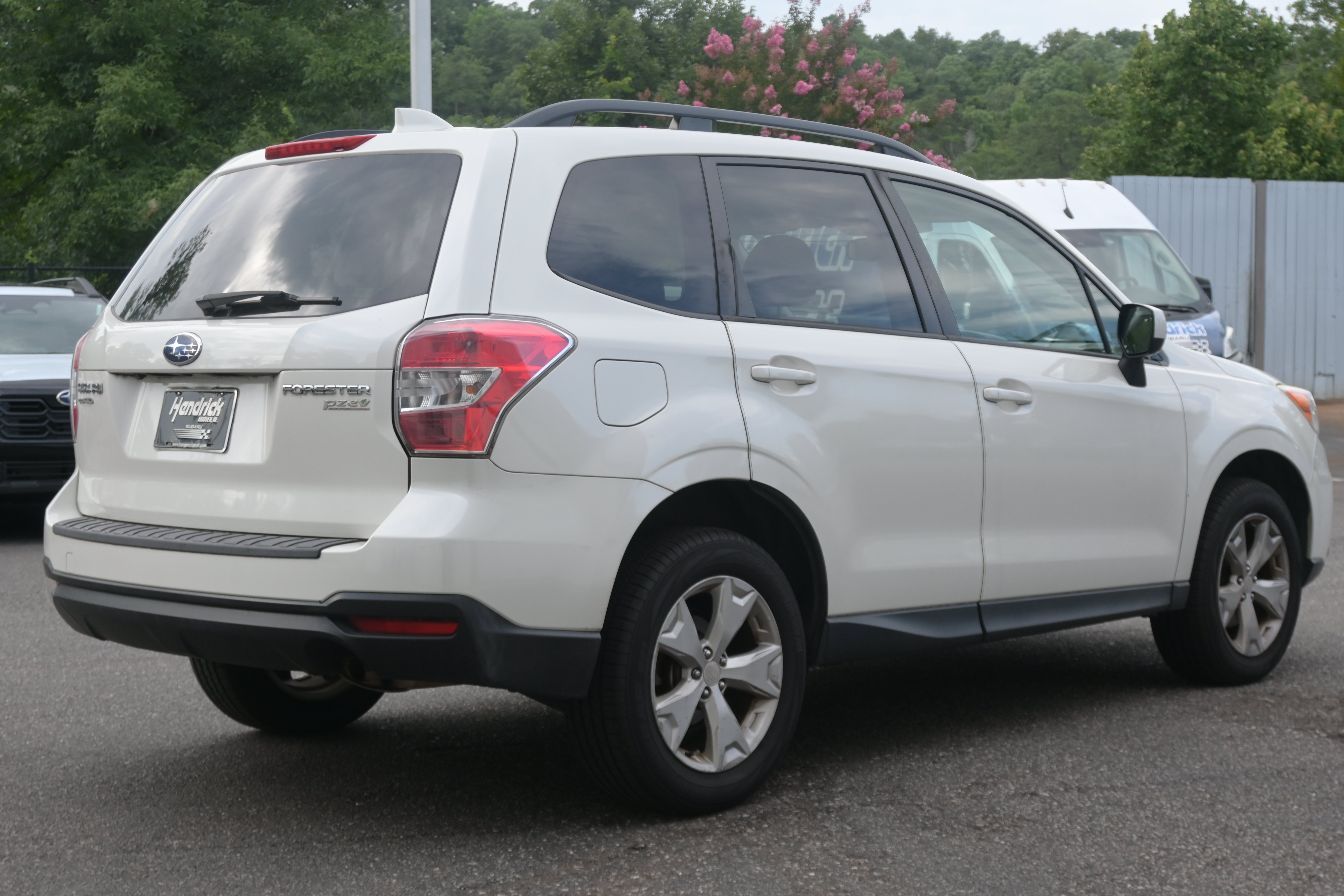 Used 2016 Subaru Forester 2.5i Premium w/ Popular Package #1 AWD/4WD image 9