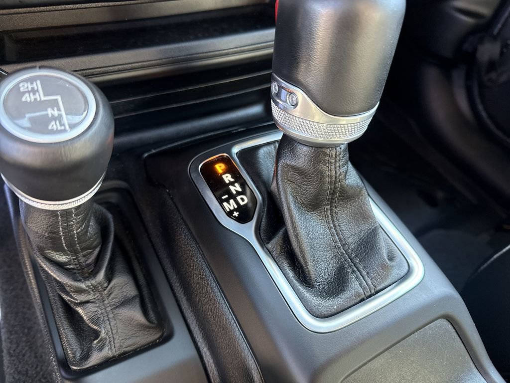 Used 2021 Jeep Wrangler Unlimited Sahara image 28