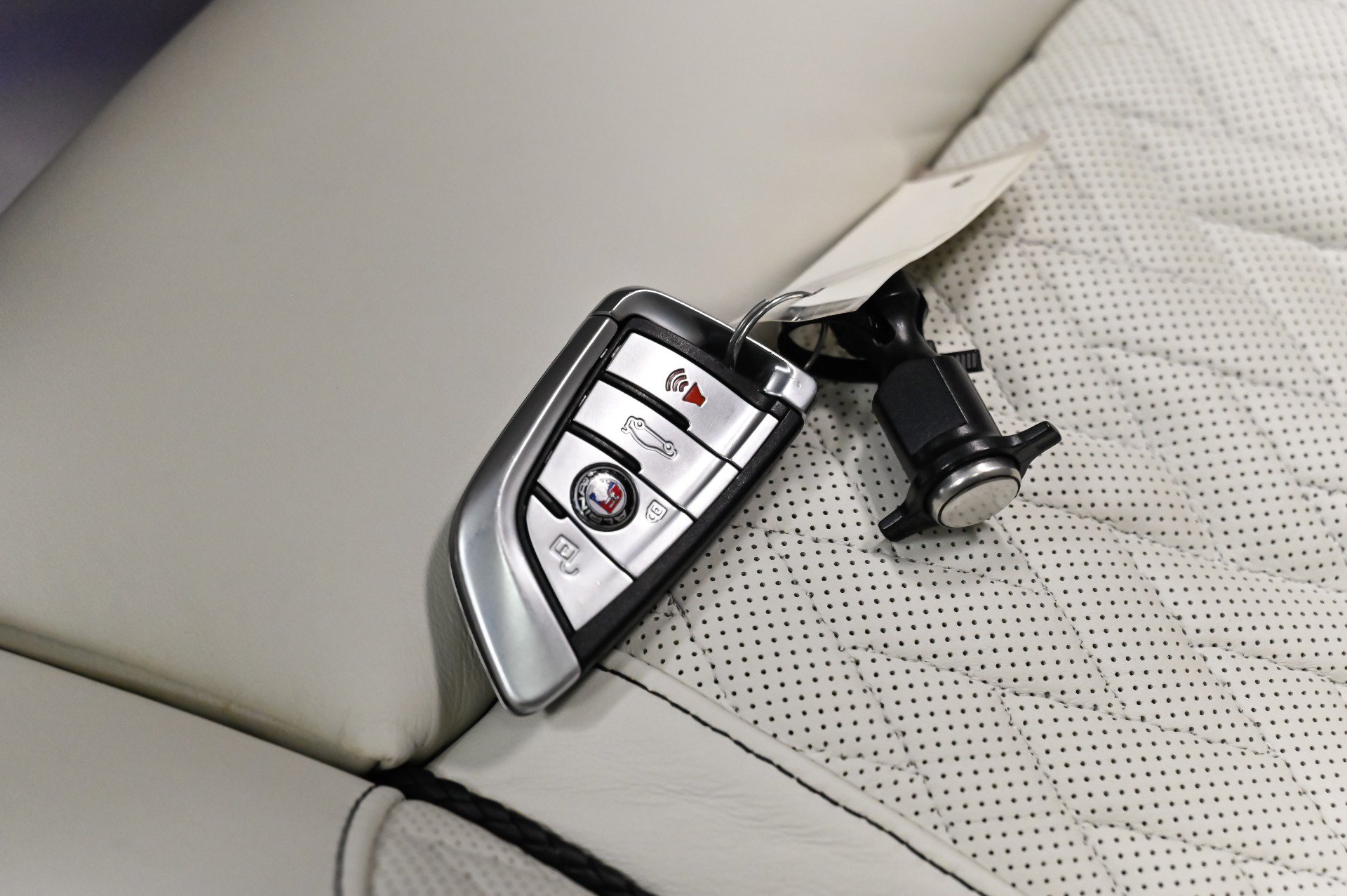 Used 2022 BMW ALPINA B7 xDrive AWD/4WD image 72