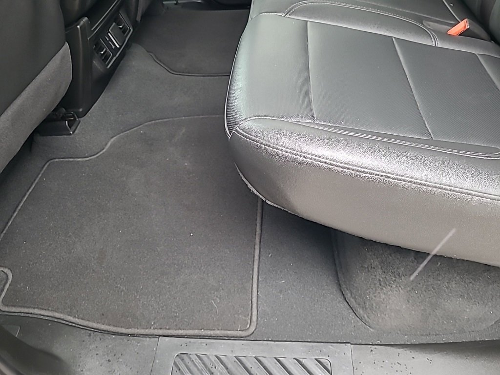 Certified 2025 GMC Sierra 1500 SLT image 15