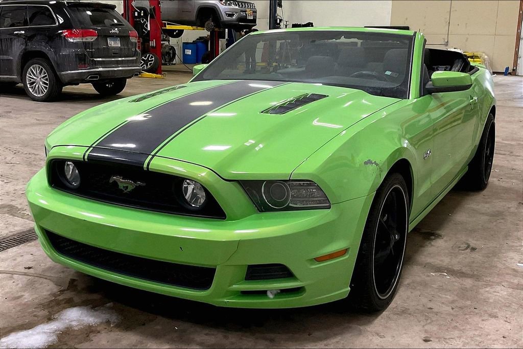 Used 2013 Ford Mustang GT RWD image 28