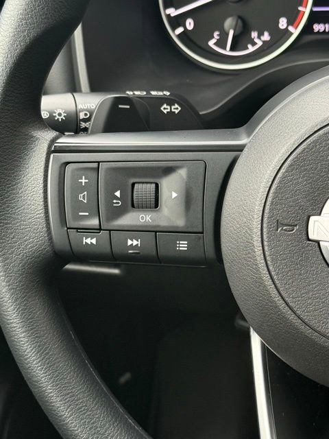 Certified 2024 Nissan Rogue SV FWD image 12