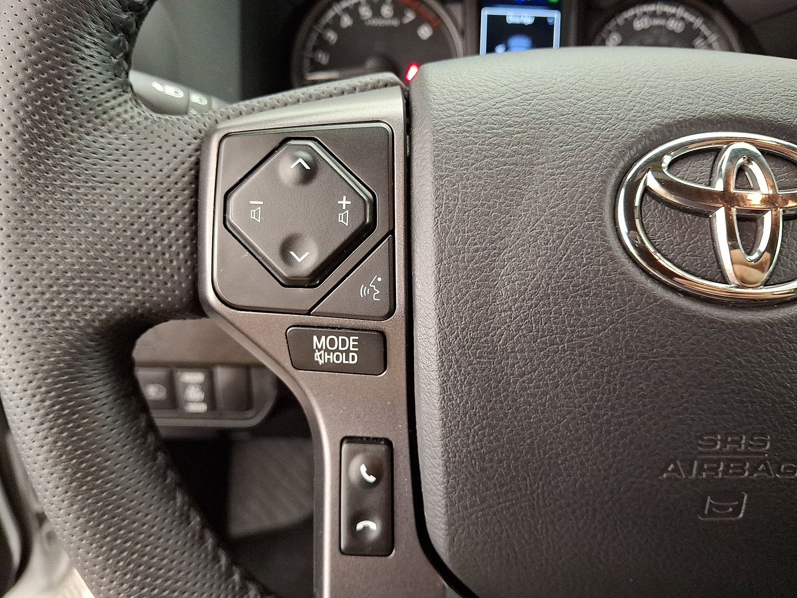Used 2023 Toyota Tacoma TRD Sport AWD/4WD image 9