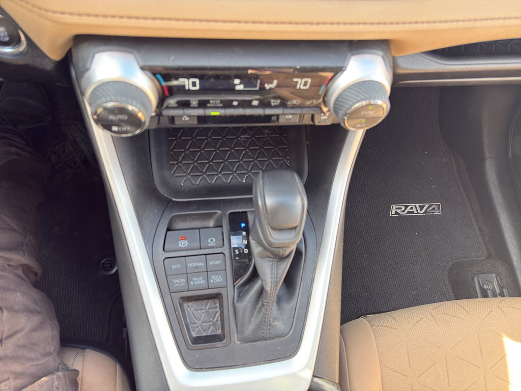 Used 2022 Toyota RAV4 XLE image 17