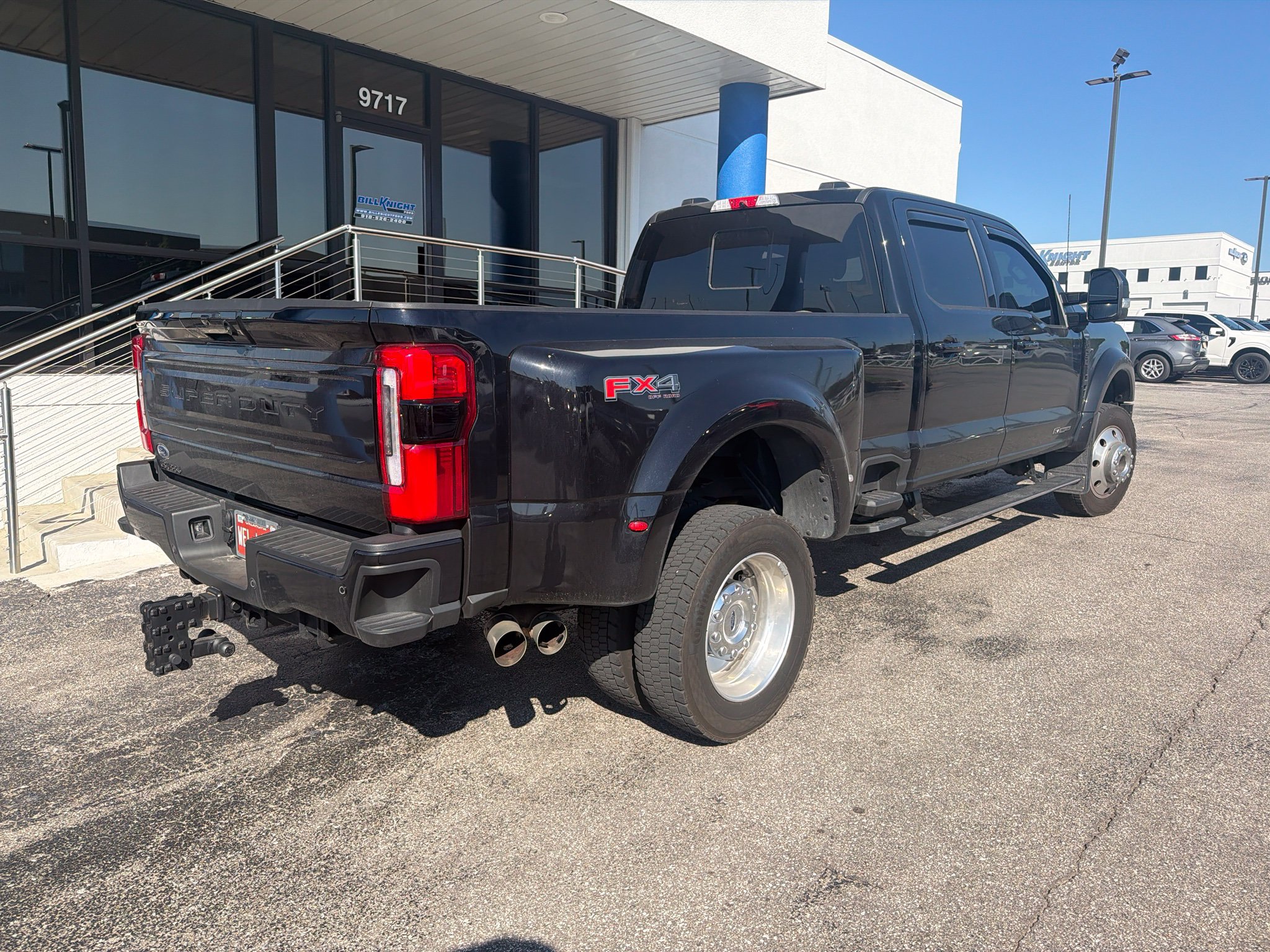 Certified 2025 Ford F450 Platinum w/ FX4 Off-Road Package AWD/4WD image 5