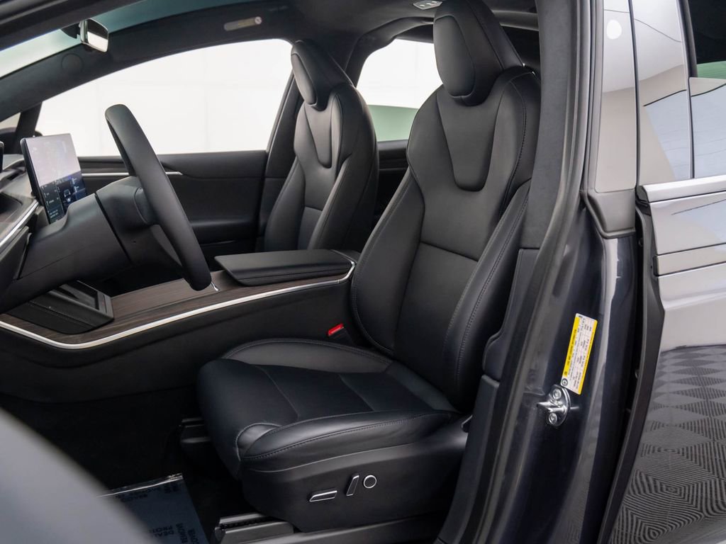 Used 2024 Tesla Model X image 16