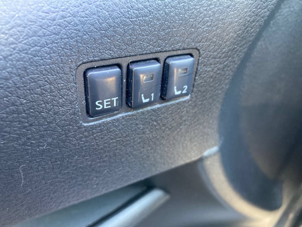 Used 2019 Nissan Rogue SV w/ Sun & Sound Touring Package AWD/4WD image 41