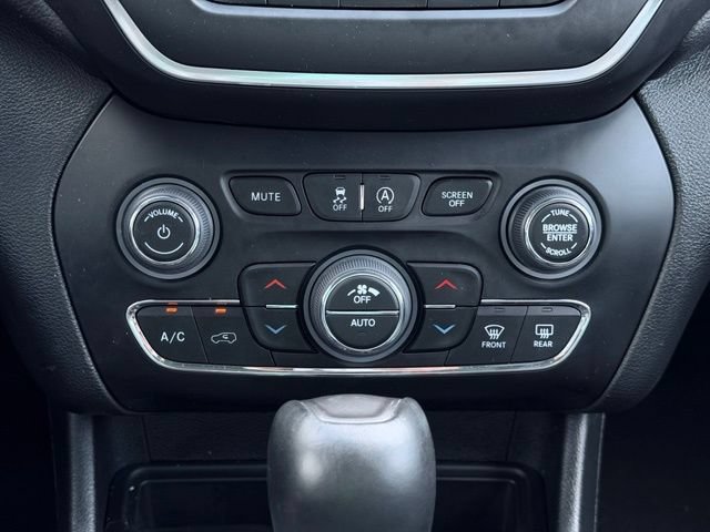 Certified 2023 Jeep Cherokee Altitude Lux w/ Lux Elite Package AWD/4WD image 40