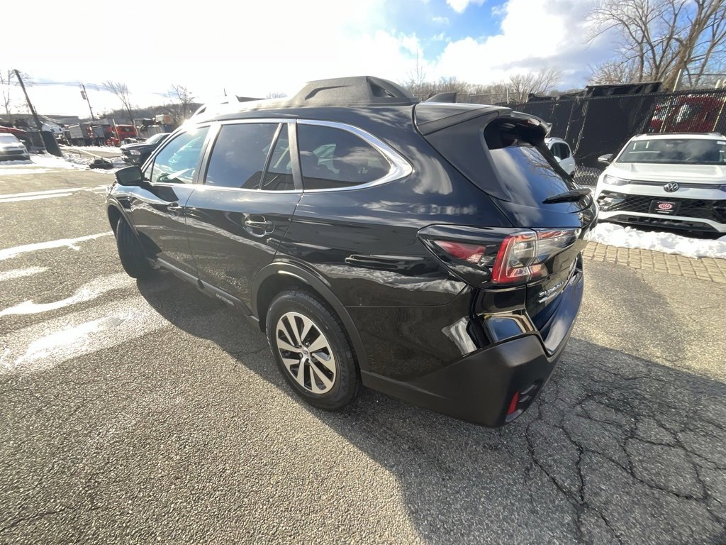Used 2021 Subaru Outback Premium image 6