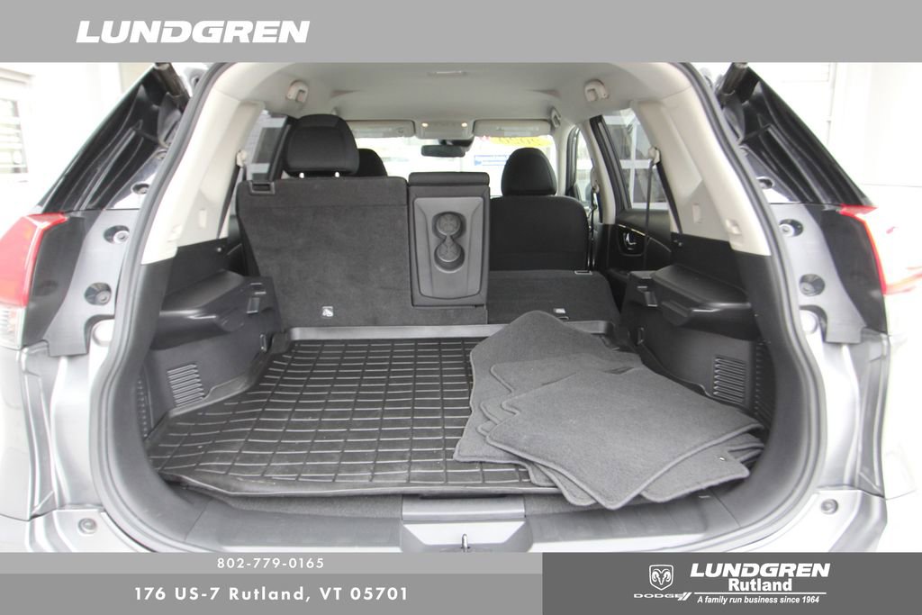 Used 2020 Nissan Rogue SV image 38