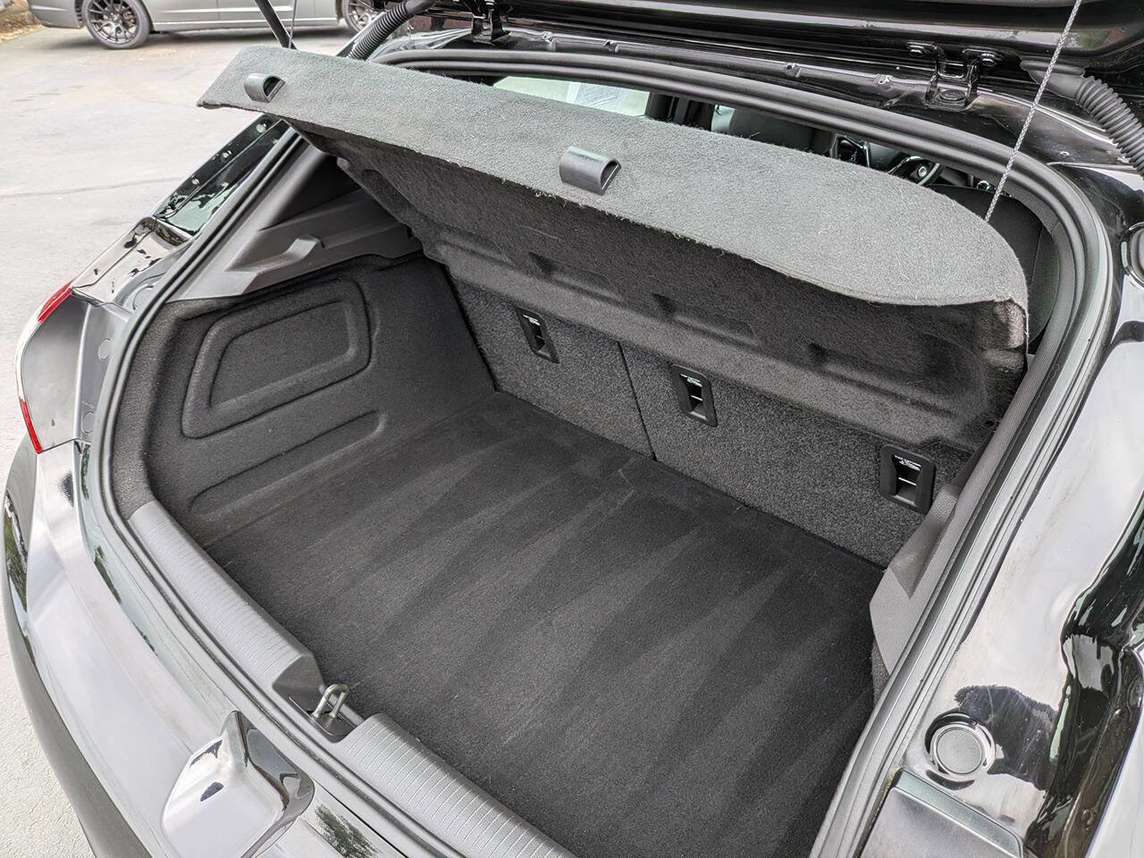 Used 2019 Chevrolet Cruze LT w/ RS Package FWD image 17