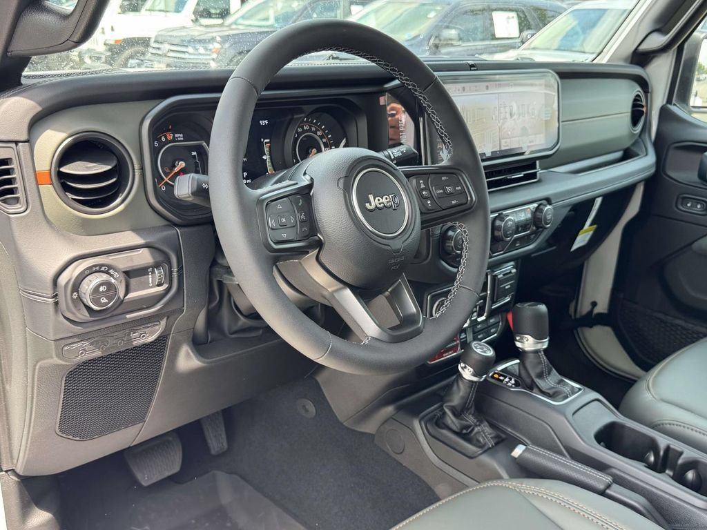 New 2026 Jeep Gladiator Mojave w/ Technology Group AWD/4WD image 2
