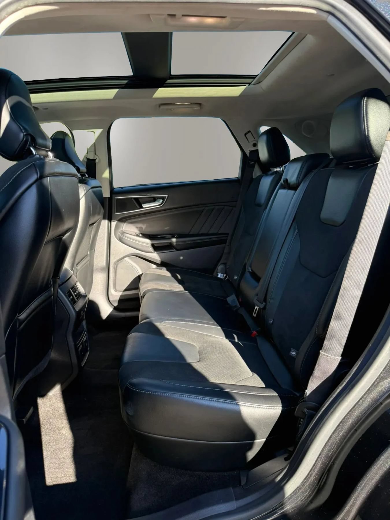 Used 2015 Ford Edge Sport w/ Equipment Group 401A FWD image 29