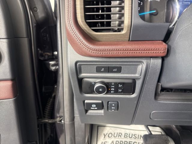 Used 2024 Ford Expedition Limited image 35