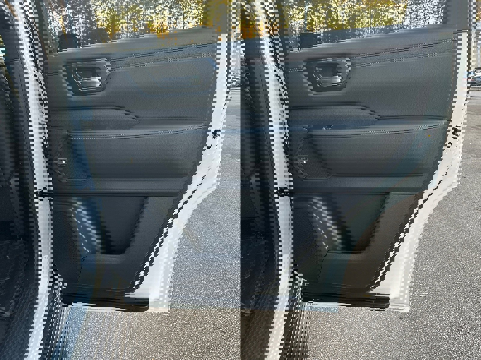 New 2026 Nissan Armada SL w/ Captain's Chari Seat Package image 16