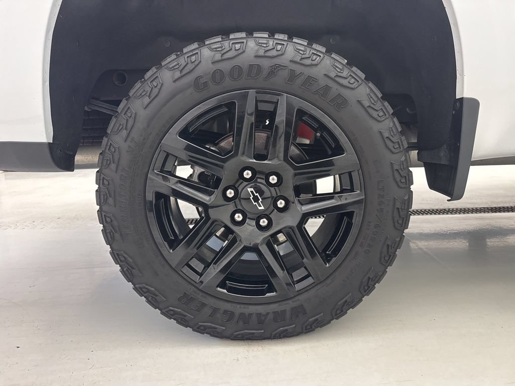 Used 2024 Chevrolet Silverado 1500 LT Trail Boss w/ Convenience Package II AWD/4WD image 8