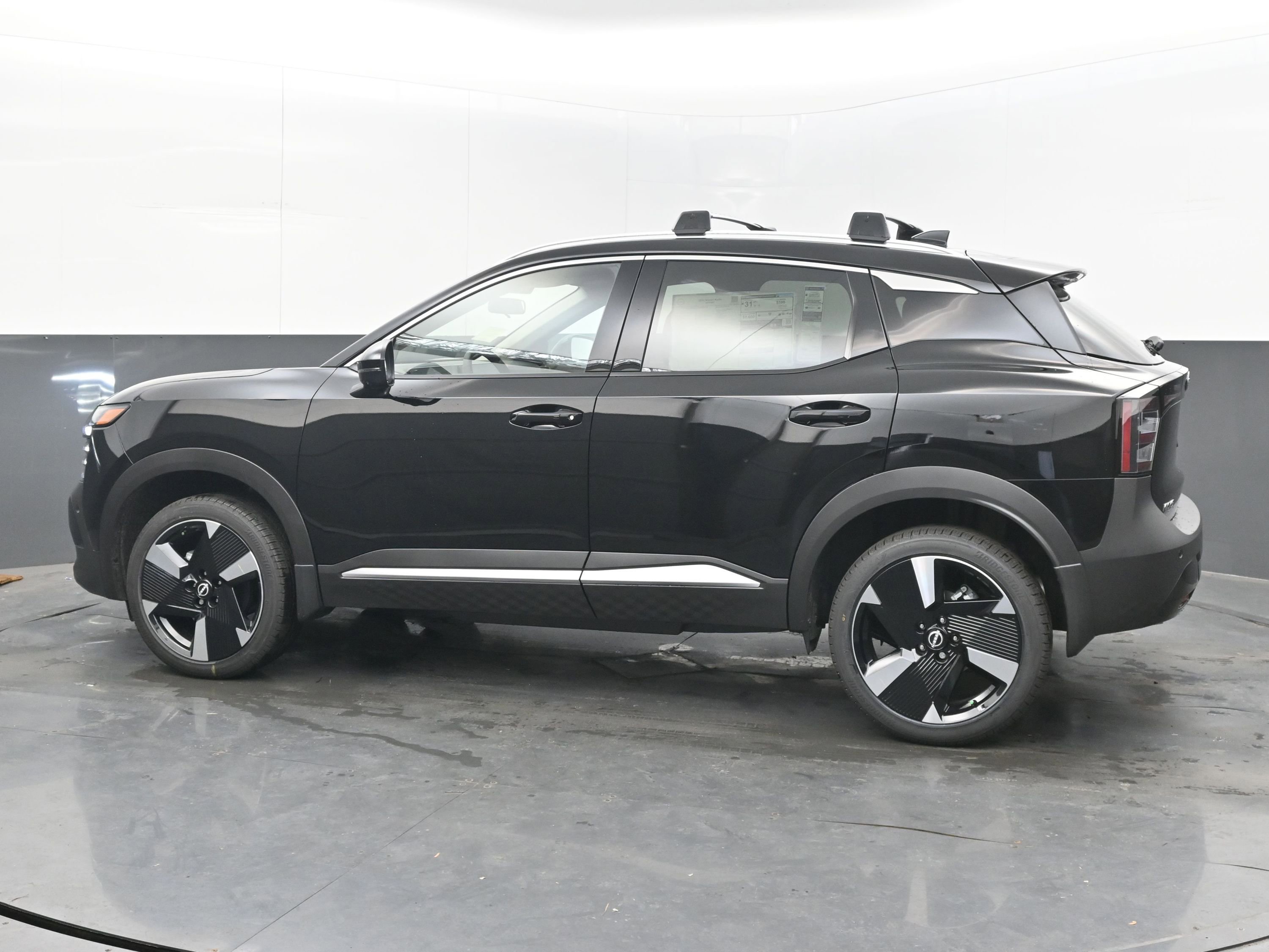 New 2026 Nissan Kicks SR w/ Cold Weather Package image 5