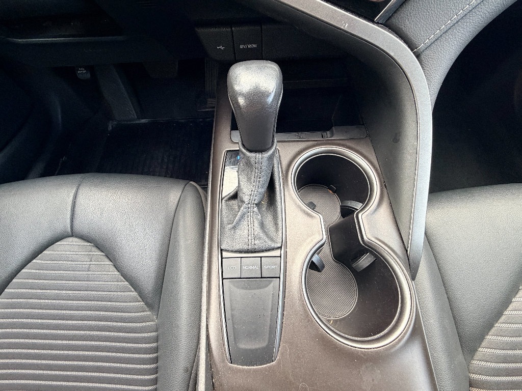 Used 2024 Toyota Camry SE FWD image 19