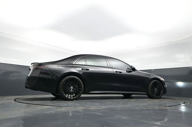 Used 2022 Mercedes-Benz S 580 4MATIC Sedan w/ AMG Line Package image 34