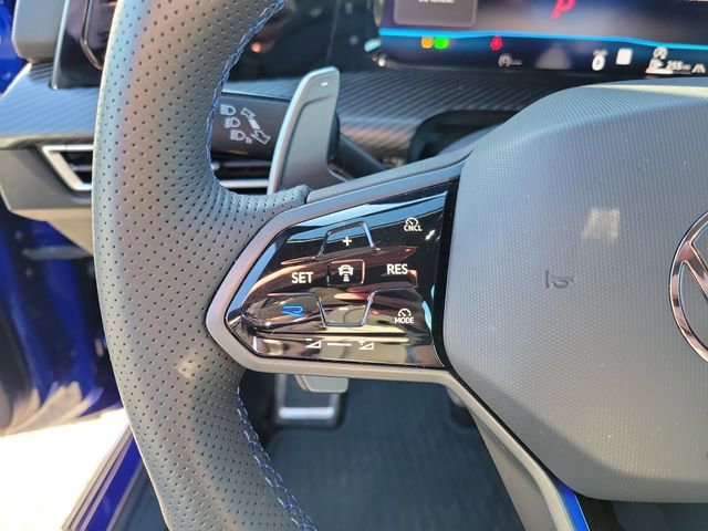 Used 2025 Volkswagen Golf R Black Edition image 17