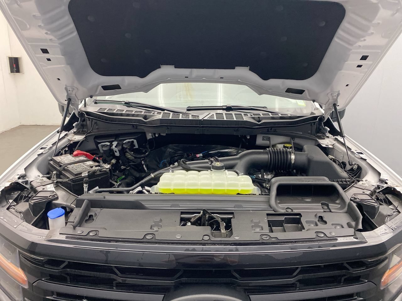 New 2026 Ford F150 XLT w/ Equipment Group 302A MID AWD/4WD image 11