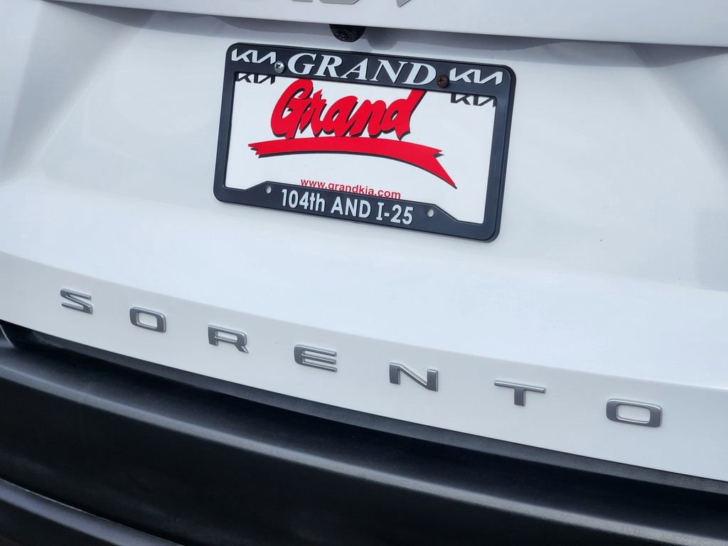 Used 2022 Kia Sorento LX image 14